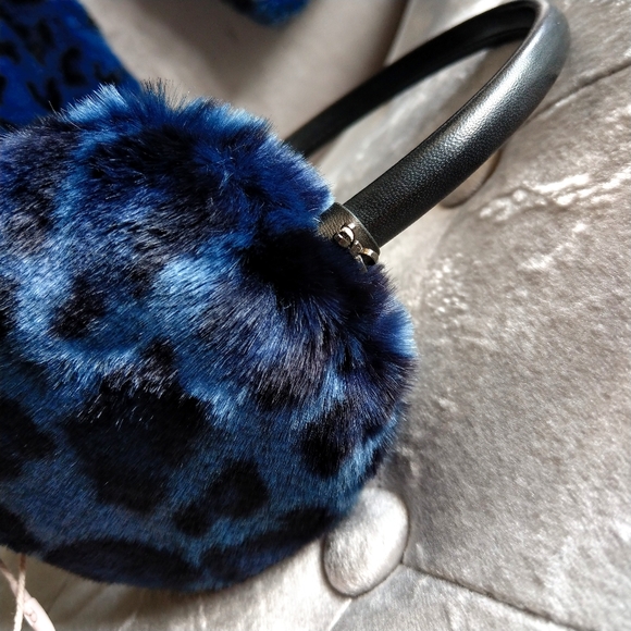 🍒NWT🍒 TED BAKER BLUE LEOPARD SCARF & EAR MUFFS SET - Picture 3 of 10